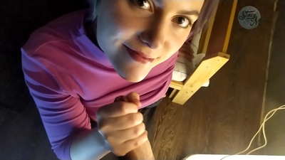 ਇੱਕ ਡਿਕ ਪਲਾਟ ਅਤੇ ਇੱਕ ਚੰਗੀ ਡੂੰਘੀ ਗਲਪ ਦੇ ਨਾਲ ਆਮ ਰੂਸੀ ਘਰੇਲੂ ਪੋਰਨ